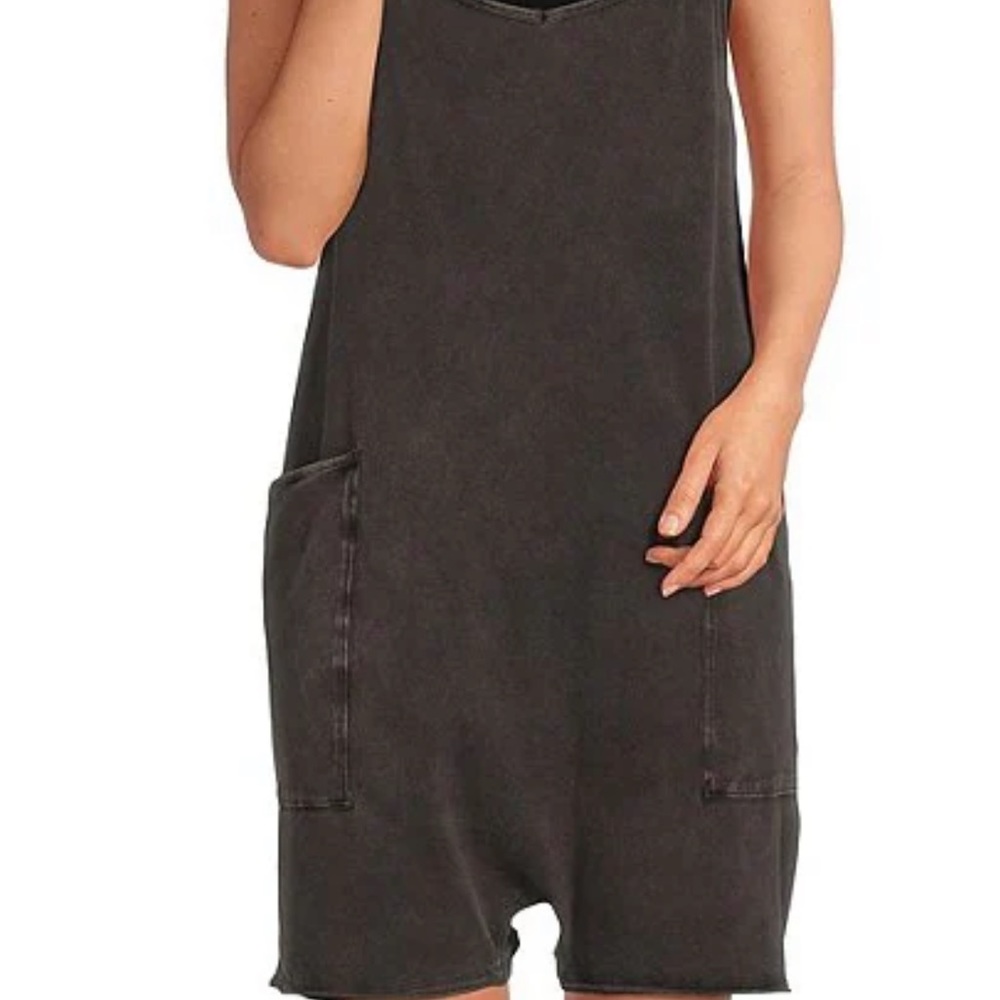 Free people movement hot shot romper! New no tags! Xs black